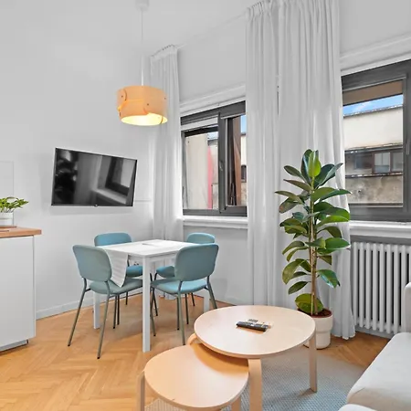 Victory Avenue Gem - Modern & Elegant