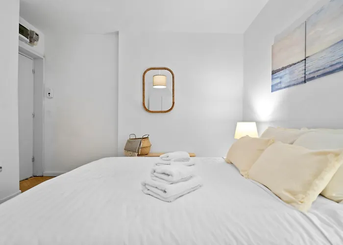 Victory Avenue Gem - Modern & Elegant Apartmán